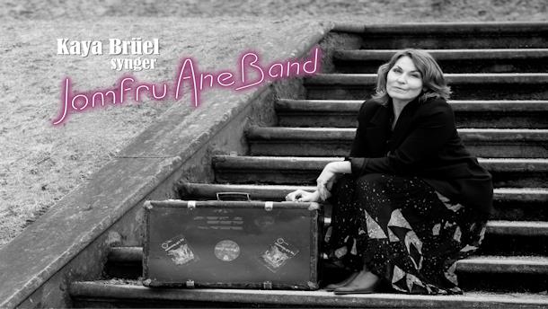 Kaya Brüel synger Jomfru Ane Band- koncert