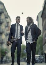 Stegt flæsk og persillesovs ad libitum og koncert med Aggerbæk & Jæns - Vi er et band